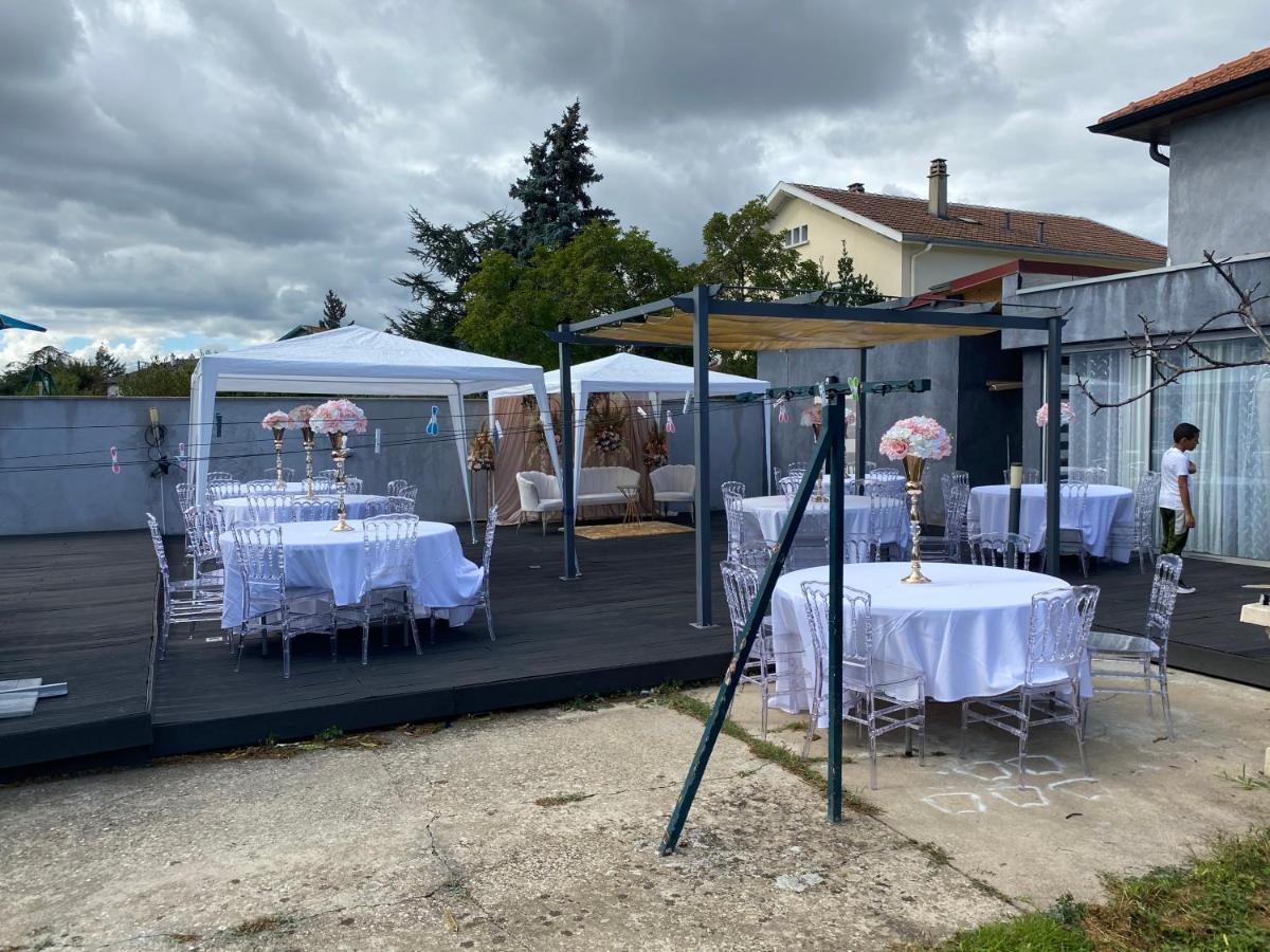 Pavillon Bon Enfant Lejlighed Saint-Priest  Eksteriør billede