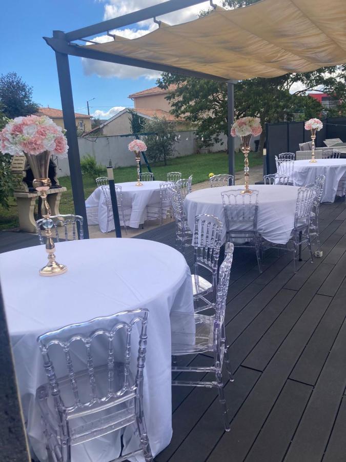 Pavillon Bon Enfant Lejlighed Saint-Priest  Eksteriør billede